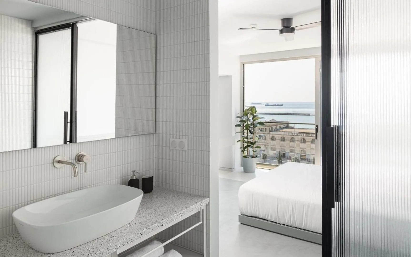 Apartment Nero Luxury Suites By Zennova Thessaloniki Greece