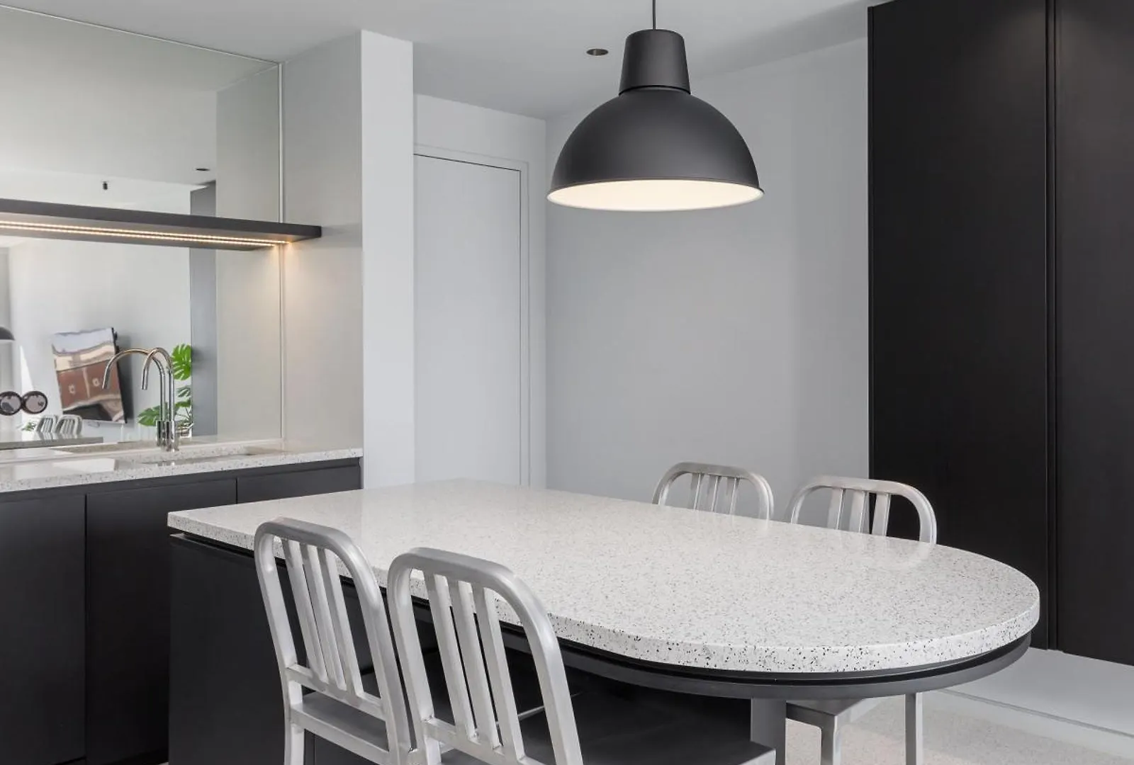 Apartment Nero Luxury Suites By Zennova Thessaloniki Greece