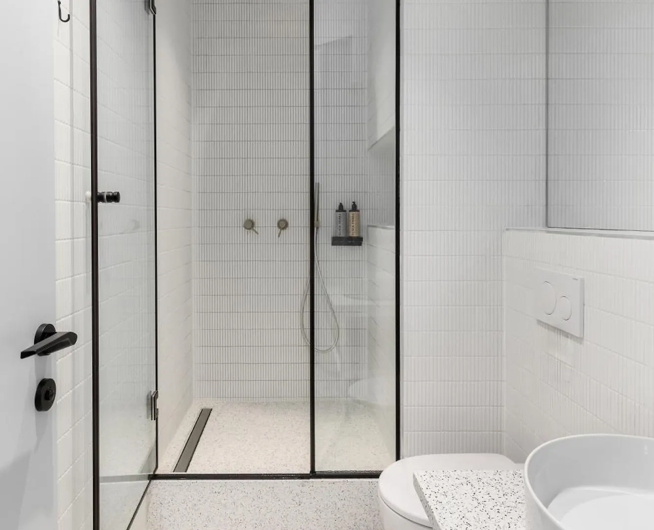 Nero Luxury Suites By Zennova Thessaloniki Apartment